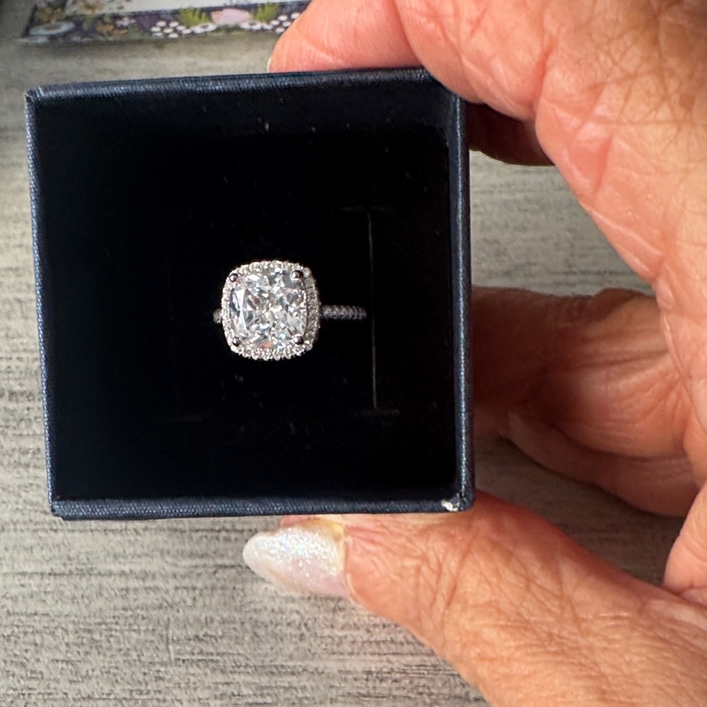 Dazzling Silver Women's Ring with Crystal Accent